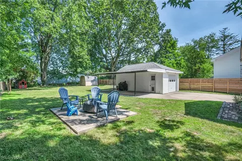 Exterior - 4827 Maple St, Willoughby, OH 44094 photo 5 of 7