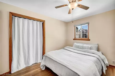 Bedroom - 4827 Maple St, Willoughby, OH 44094 photo 7 of 9