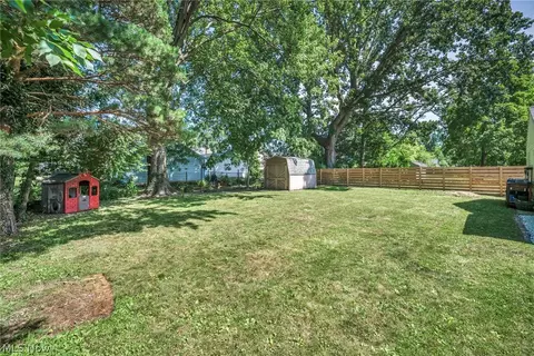 Exterior - 4827 Maple St, Willoughby, OH 44094 photo 7 of 7