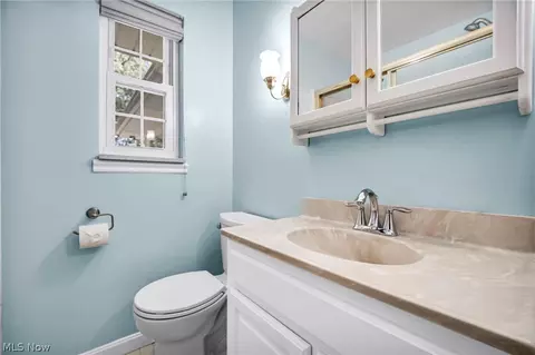Bath - 4827 Maple St, Willoughby, OH 44094 photo 2 of 3