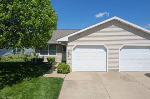 249 W Heatherwood Dr, Barberton, OH 44203