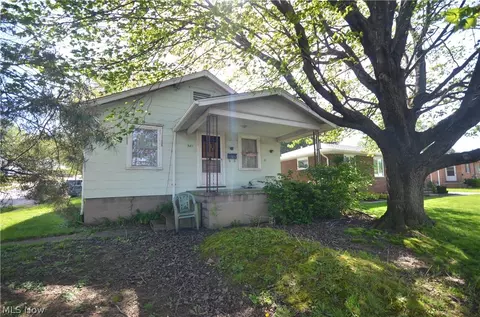 581 Baldwin Rd, Akron, OH 44312 photo 1