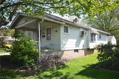 581 Baldwin Rd, Akron, OH 44312 photo 2