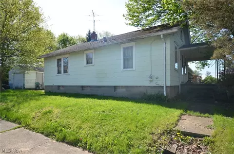 581 Baldwin Rd, Akron, OH 44312 photo 4