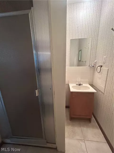 Bath - 68775 Tyner Rd, Cambridge, OH 43725 photo 1 of 4