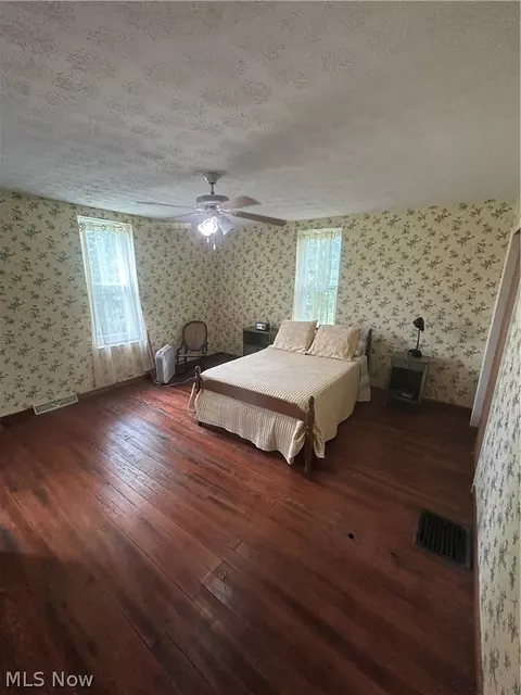 Bedroom - 68775 Tyner Rd, Cambridge, OH 43725 photo 3 of 4
