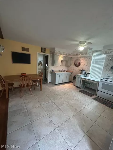Kitchen - 68775 Tyner Rd, Cambridge, OH 43725 photo 2 of 2