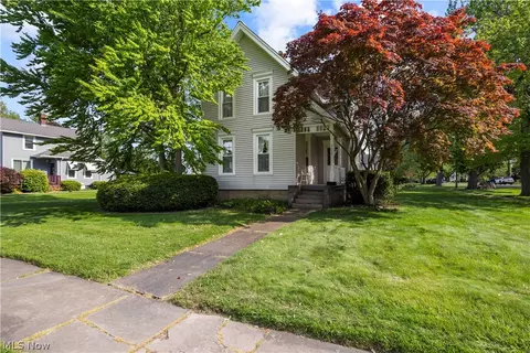 5459 South St, Vermilion, OH 44089