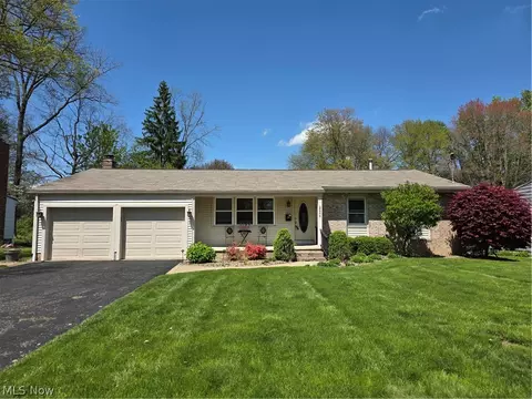 2286 Kennedy Dr, Salem, OH 44460
