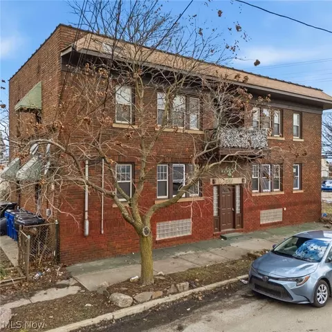 3384 W 63rd St, Cleveland, OH 44102