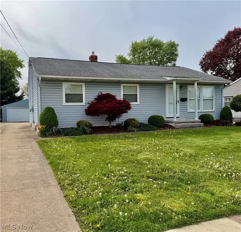 112 West Ave, Mogadore, OH 44260