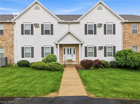 3635 Indian Run Dr #6, Canfield, OH 44406