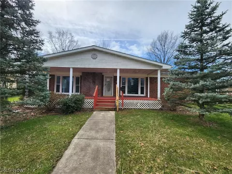 429 Comstock St NW, Warren, OH 44483