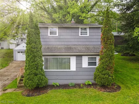 2574 South St, Lakemore, OH 44250