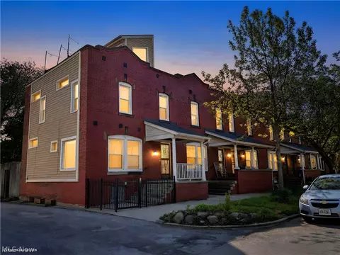 1429 W 38th St, Cleveland, OH 44113