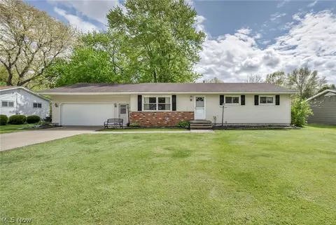 1141 Novak Rd, Grafton, OH 44044