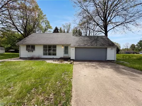1064 Munroe Falls Kent Rd, Kent, OH 44240