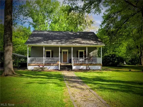 139 Silver Run Rd, Cairo, WV 26337