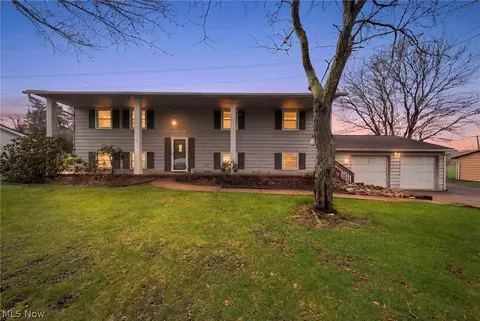 3770 Dotwood St NW, North Canton, OH 44720