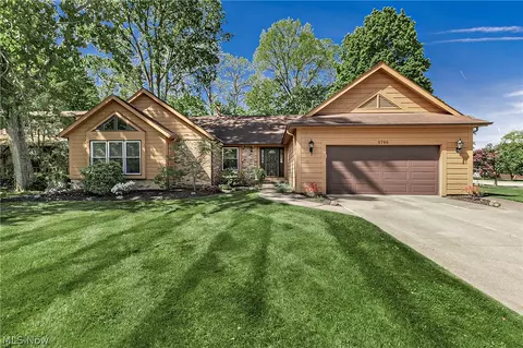 5766 Green Cir, Willoughby, OH 44094