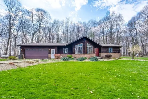 3001 Ben Fulton Ave NW, North Lawrence, OH 44666