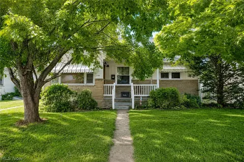 3304 4th Ave, Vienna, WV 26105