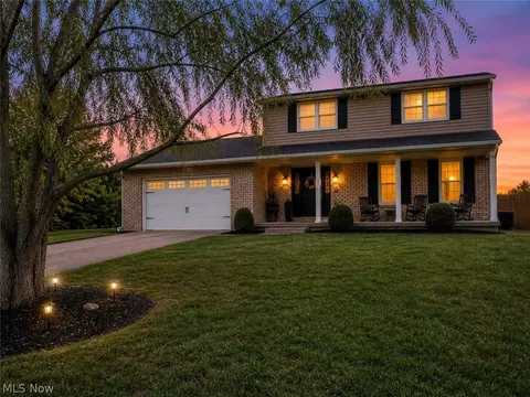 12208 Yuma Cir NW, Uniontown, OH 44685