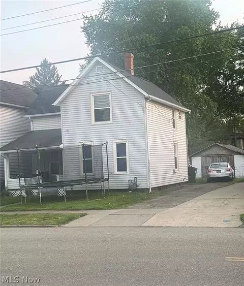 436 Race St, Dover, OH 44622