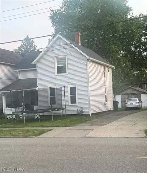 436 Race St, Dover, OH 44622