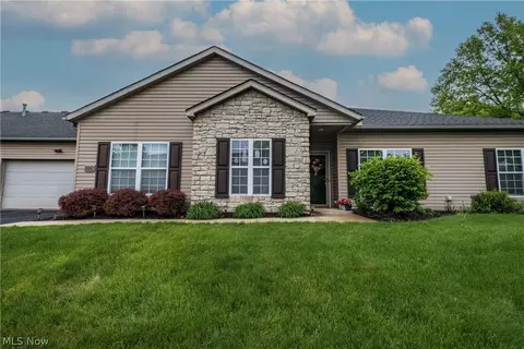 1926 University Commons Dr SE, Massillon, OH 44646