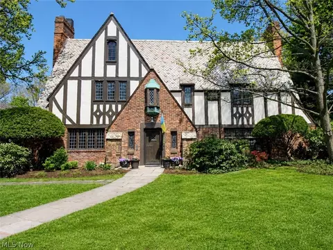 19001 Shelburne Rd, Shaker Heights, OH 44118
