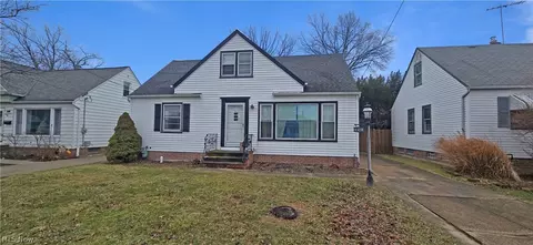 351 Clarmont Rd, Willowick, OH 44095