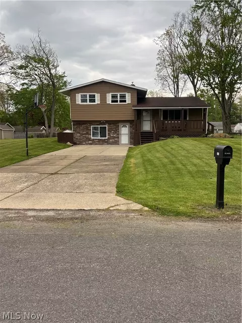 3532 Gary Dr, Mogadore, OH 44260