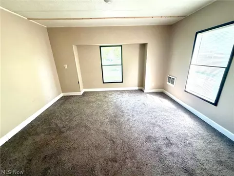 Bedroom - 215 Sheldon Ave, Marietta, OH 45750 photo 2 of 3