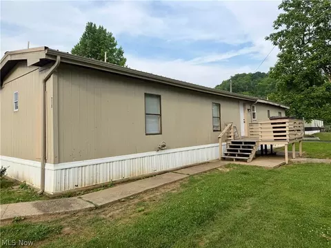 215 Sheldon Ave, Marietta, OH 45750