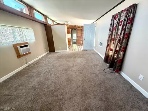 Living - 215 Sheldon Ave, Marietta, OH 45750 photo 1 of 1