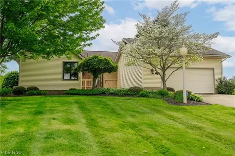 3445 Cornwall Dr, Canton, OH 44708