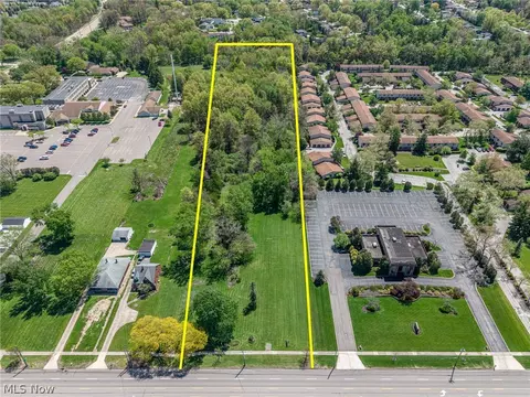 7305 Pearl, Middleburg Heights, OH 44130