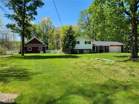 3018 Mahan Denman Rd NW, Bristolville, OH 44402