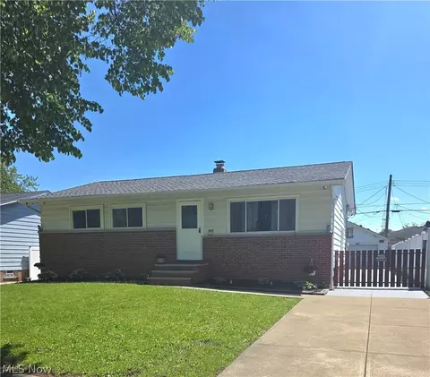707 Timothy Ln, Cleveland, OH 44109
