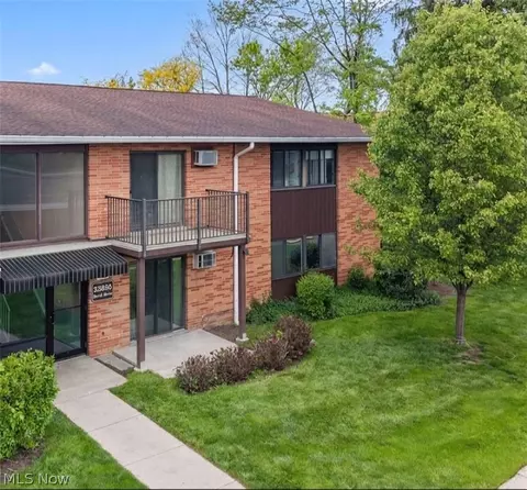 23885 David Dr #215, North Olmsted, OH 44070