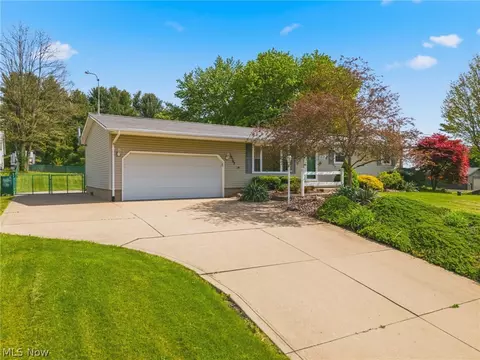 10743 Corundite Rd NW, Massillon, OH 44647