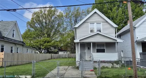 2048 W 105th St, Cleveland, OH 44102