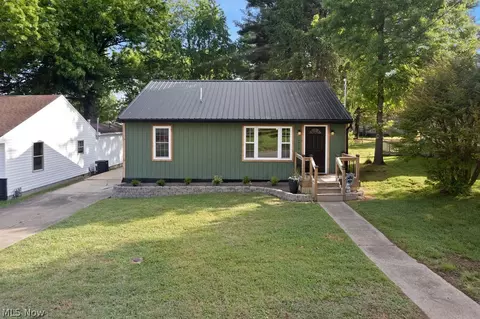 1415 23rd St, Vienna, WV 26105