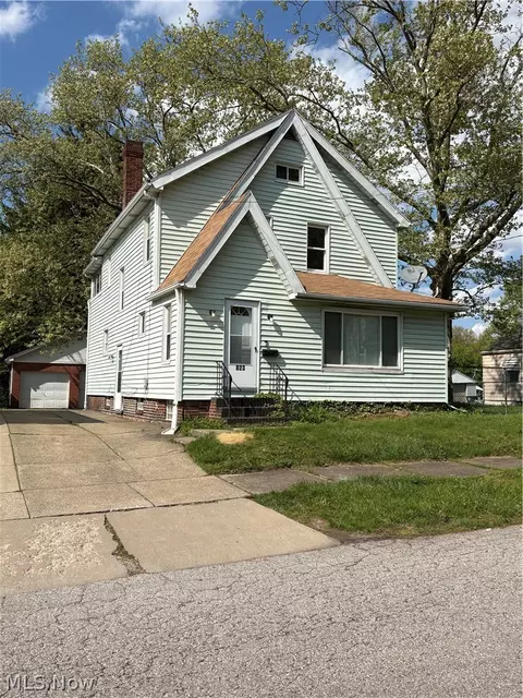823 Marie Ave, Akron, OH 44314