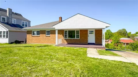 273 Lovers Ln, Steubenville, OH 43953