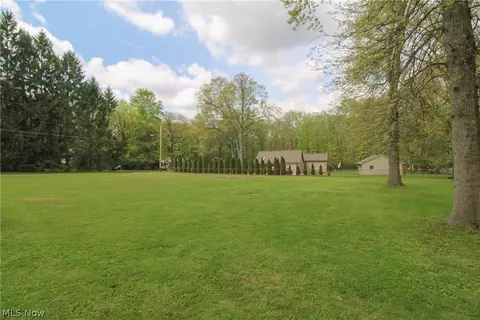 Exterior - 804 Crestview Dr, Boardman, OH 44512 photo 4 of 15