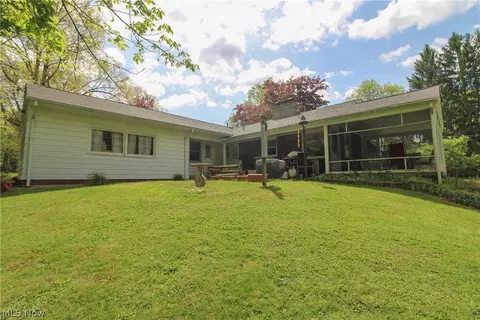 Exterior - 804 Crestview Dr, Boardman, OH 44512 photo 14 of 15