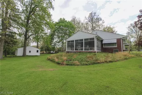 Exterior - 804 Crestview Dr, Boardman, OH 44512 photo 9 of 15