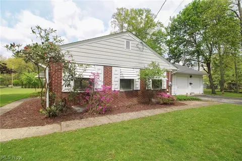 Exterior - 804 Crestview Dr, Boardman, OH 44512 photo 10 of 15